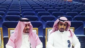 خلال نفس الدفعة.. سعودي «خمسيني» يتخرج في الجامعة مع اثنين من ابنائه