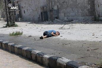 إيلان جديد في سوريا.. صورة طفل قتلته طائرات الأسد في حلب تثير الغضب