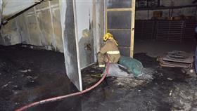 حريق مصنع للفحم في الشويخ.. يستنفر رجال الإطفاء