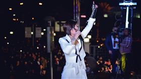 الفنانة شمس تحيي حفلا خيريا في العراق