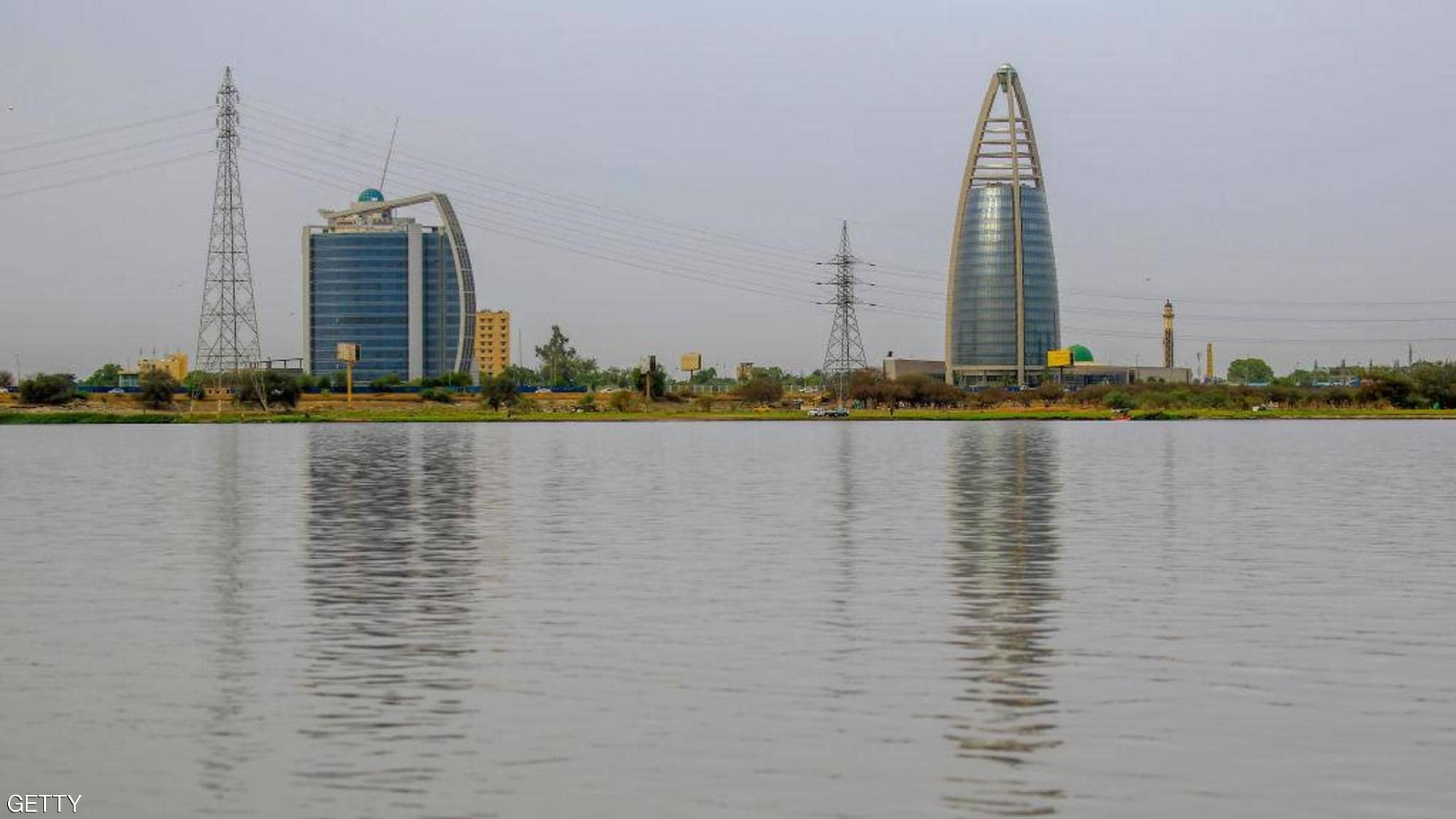 نهر النيل يسجل منسوبا تاريخيا ويغمر أنفاق وجسور الخرطوم