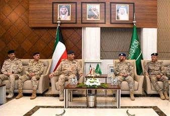 رئيس الأركان يبحث مع نظيره السعودي تعزيز التعاون في المجال العسكري والدفاعي