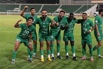 العربي يحسم القمة أمام السالمية بثلاثية ويزاحم على الصدارة في دوري زين