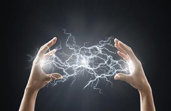 ابتكار نانوي ألماني يولّد الكهرباء باستخدام الماء