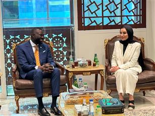 وزيرة الشؤون تبحث مع رئيس بعثة الصليب الأحمر تعزيز التعاون بمجال العمل الإنساني