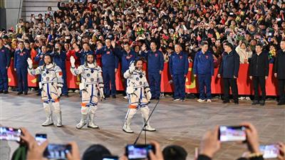 الصين ترسل 3 رواد فضاء إلى محطة تيانغونغ الفضائية