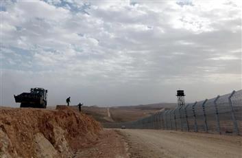 إعلام عبري: إسرائيل تبدأ الضغط على مصر بقرار إعلان الحدود منطقة عسكرية