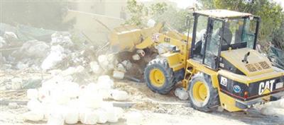 لجنة إزالة التعديات على أملاك الدولة تواصل جولاتها التفقدية في إسطبلات الهجن