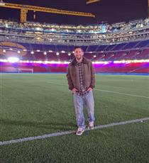 في خطوة مفاجئة.. ميسي يزور ملعب «كامب نو» الجديد