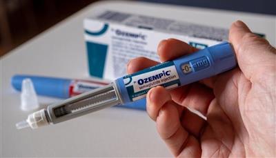 لماذا يفقد البعض شعرهم مع تناول حقن التنحيف؟