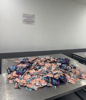 الجمارك: ضبط 16 كيلو تنباك مع مسافر قادم من الهند في مطار T4