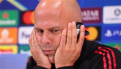 ملاك ليفربول يحددون موعداً نهائياً لمصير سلوت