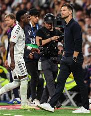 أزمة في مدريد.. فينيسيوس يعلّق تجديد عقده بسبب خلاف مع تشابي ألونسو