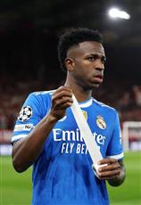 فينيسيوس جونيور يقترب من تجديد عقده مع ريال مدريد