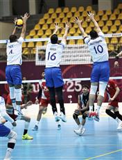 الكويت تحقق فوزها الأول في كأس التحدي العربي للكرة الطائرة بثلاثية نظيفة أمام فلسطين