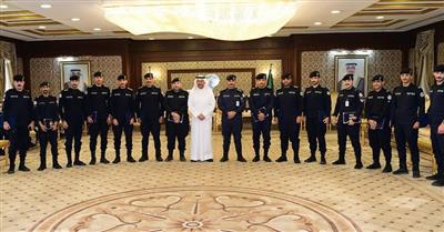 الشيخ عذبي الناصر يثمّن جهود رجال المرور والنجدة ويكرّم المتميزين في تعزيز الأمن الميداني