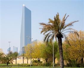 طقس معتدل وغائم جزئيا نهاراً مائل للبرودة ليلًا.. والعظمى 27