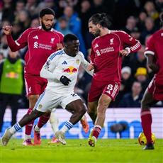 ليدز يونايتد يخطف تعادلا مُثيرا في اللحظات الأخيرة أمام ليفربول