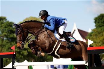 الفارس الكويتي علي الخرافي يفوز بالميدالية الفضية في البطولة الآسيوية