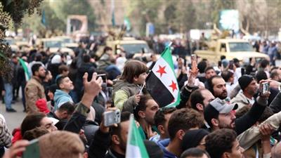 سوريا تحتفل بالذكرى الأولى للتحرير وسط مظاهر وطنية واسعة في جميع المحافظات