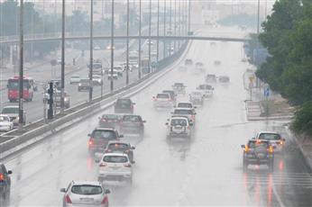 الأرصاد: استمرار هطول أمطار متفاوتة الشدة ورعدية أحياناً إلى بعد غد