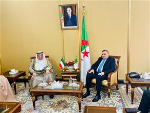 رئيس الأعلى للقضاء يبحث مع وزير العدل الجزائري تعزيز التعاون بين البلدين