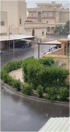 أمطار متفرّقة تُزيّن البلاد وسط متابعة مستمرة للحالة الجوية