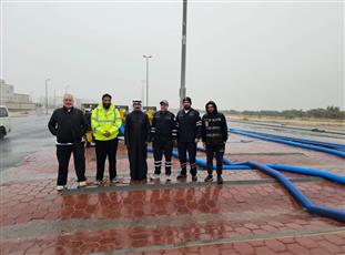 وكيل الأشغال يقف على استعدادات الطوارئ في صباح الأحمد