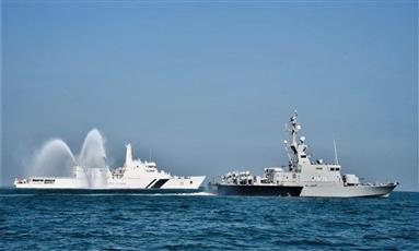 القوة البحرية تنفذ تمرين بحري مشترك مع سفينة خفر السواحل الهندية SHARTHAK