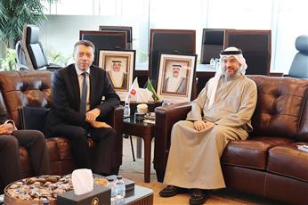 رئيس الطيران المدني يبحث مع المفوض التجاري البريطاني سبل تعزيز التعاون