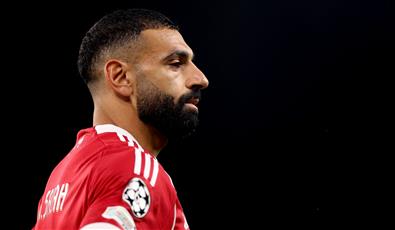 صلاح يقدّم اعتذاره لزملائه في ليفربول ويؤكد تمسكه بروح الفريق