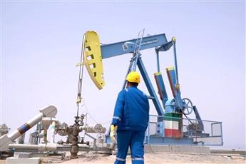 تراجع أسعار النفط رغم تحسن التوقعات الاقتصادية العالمية