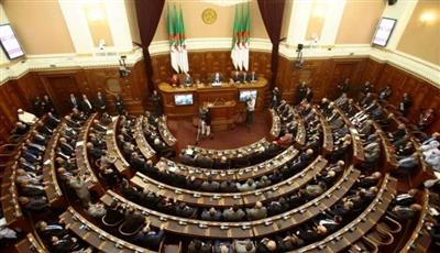 البرلمان الجزائري يصادق بالإجماع على قانون يجرّم الاستعمار الفرنسي