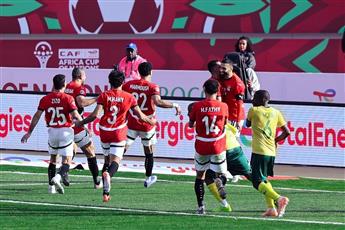 كأس أمم إفريقيا.. بعشرة لاعبين.. مصر تتغلب على جنوب أفريقيا وتتأهل لثمن النهائي