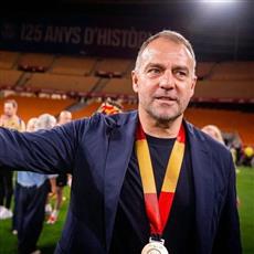 سبورت: برشلونة يتحرك لتجديد عقد فليك حتى 2028