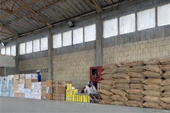 «الجمارك» تحبط محاولة تهريب كميات كبيرة من المواد التموينية عبر منفذ السالمي