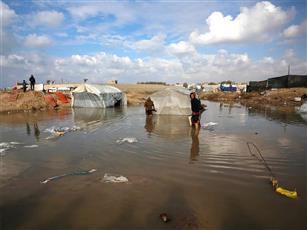 10 دول تحذر من الوضع الكارثي بغزة: السكان يواجهون ظروفًا مروعة