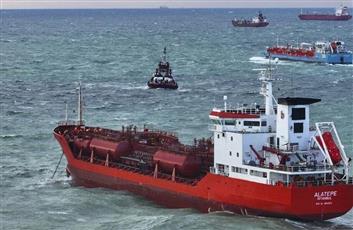 اصطدام ناقلتي نفط ضخمتين في مرسى كوجوك جكمجة ببحر مرمرة