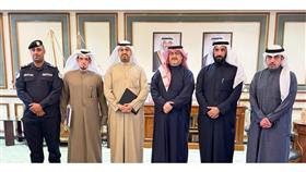 محافظ العاصمة يعقد اجتماعًا مع مسؤولي الأشغال والطرق والمرور لمناقشة تطوير البنية التحتية