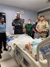 وزير الدفاع يطمئن على صحة المصابين في حادث تمرين ملاحظ الصحراء 4