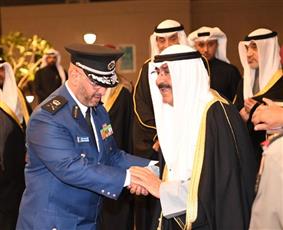سمو الأمير يقوم بزيارة إلى رئاسة قوة الإطفاء العام