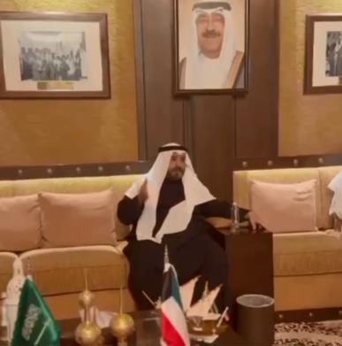 سفيرنا في الرياض يحثّ الطلبة الدارسين في السعودية على بذل الجهد والمثابرة