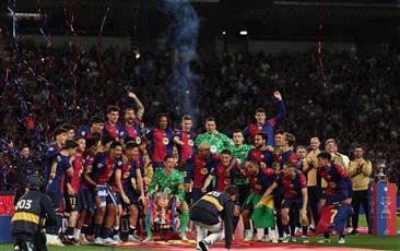 برشلونة يستلم لقبه الثامن والعشرين بين جماهيره.. وريال مدريد يختتم موسمه بانتصار هادئ
