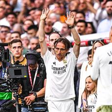 احتراما لريال مدريد.. مودريتش يؤجل انتقاله إلى صفوف ميلان