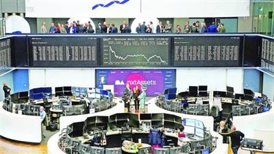 تراجع الأسهم الأوروبية مع ترقب تطورات المحادثات التجارية