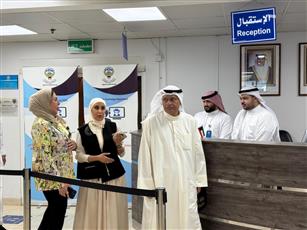 وزير التعليم العالي يتفقد مقر حملة وجهني الطلابية للاطمئنان على سير عملية التسجيل في البعثات الخارجية