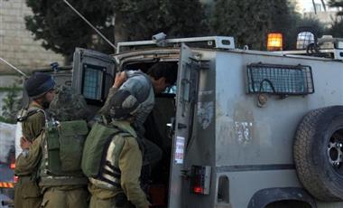 قوات الاحتلال تعتقل 30 فلسطينياً في الضفة الغربية