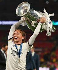 مودريتش يرد بسخرية على قناة برشلونة: فزت بدوري الأبطال أكثر منكم!