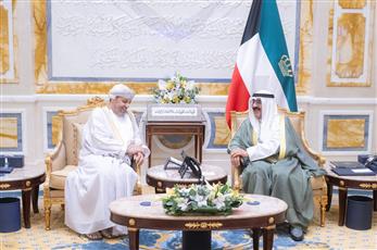صاحب السمو يستقبل وزير الداخلية العماني