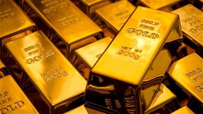 الذهب يهبط من أعلى مستوى في أسبوعين وسط ارتفاع الدولار